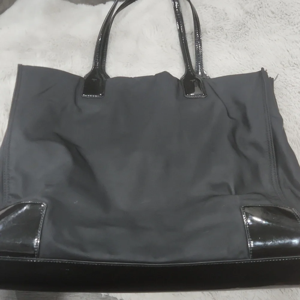 Tory Burch Patent Black Structured Tote Bag - Picture 9 of 12